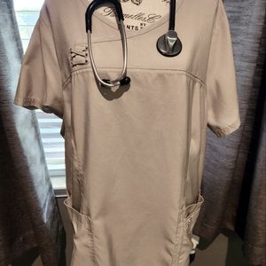 🌺 KOI TECH Women's scrub top